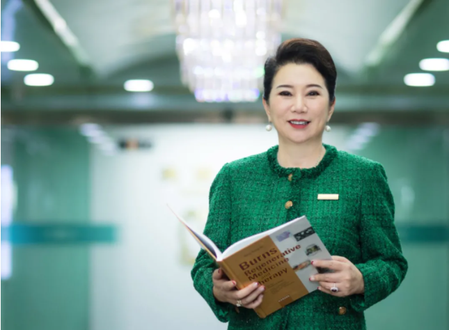 9170金沙集团_凤凰周刊：李俐：让天下共享中医药 以仁心普惠众人