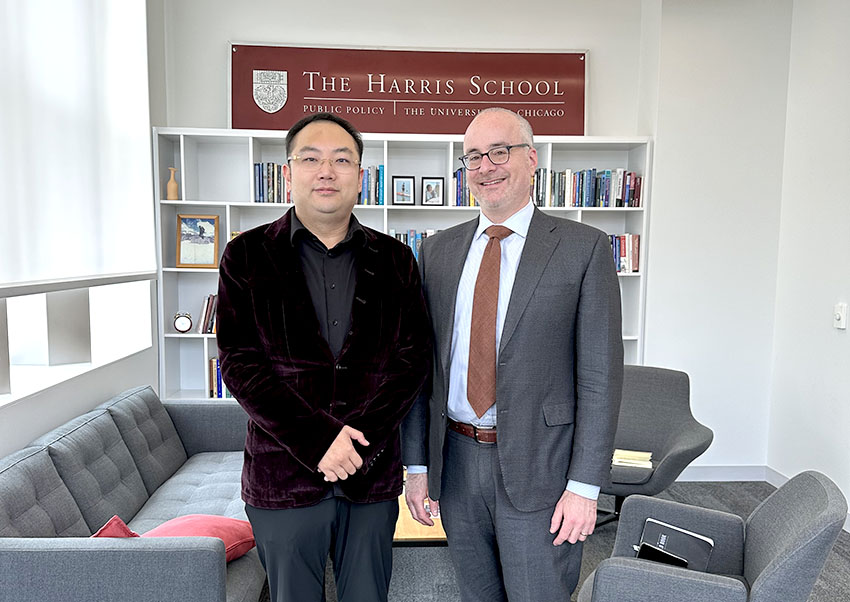 9170金沙集团_MEBO Chairman Kevin Visits University of Chicago