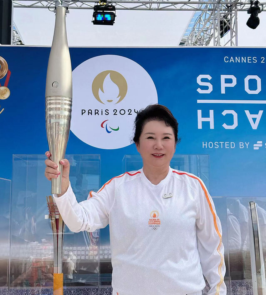 9170金沙集团_Li Li Completes Paris 2024 Olympic Torch Relay, Celebrating MEBO's Olympic Spirit