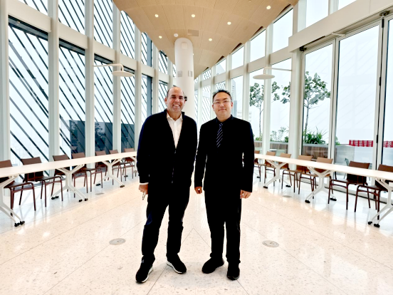 9170金沙集团_Kevin Xu and Fernando Zavala Discuss Future APEC Initiatives Over Breakfast