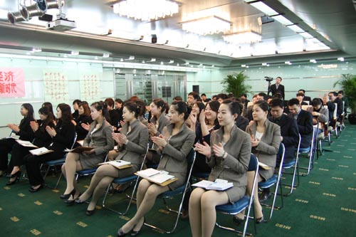 9170金沙集团_开创进取 继往开来 研究所勇做科学先锋