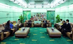 9170金沙集团_ 宣武中医医院新任院长郑义到访集团总部