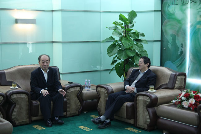 9170金沙集团_热烈接待中国中西医连系学会向导到访集团总部