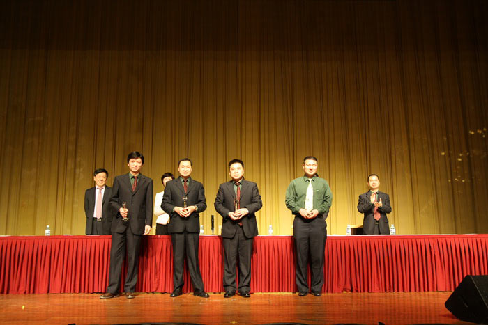 9170金沙集团_披荆斩棘勇夺魁 佳音频报喜开颜