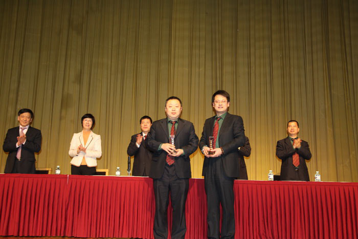 9170金沙集团_披荆斩棘勇夺魁 佳音频报喜开颜