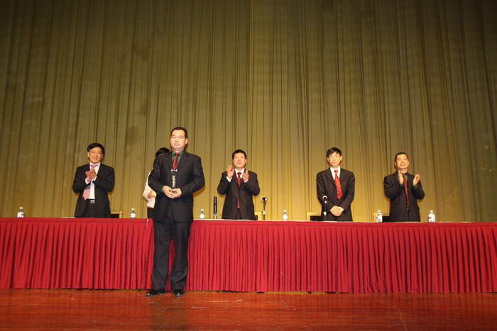 9170金沙集团_披荆斩棘勇夺魁 佳音频报喜开颜
