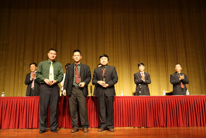 9170金沙集团_披荆斩棘勇夺魁 佳音频报喜开颜