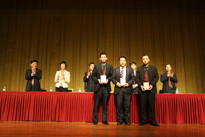 9170金沙集团_披荆斩棘勇夺魁 佳音频报喜开颜